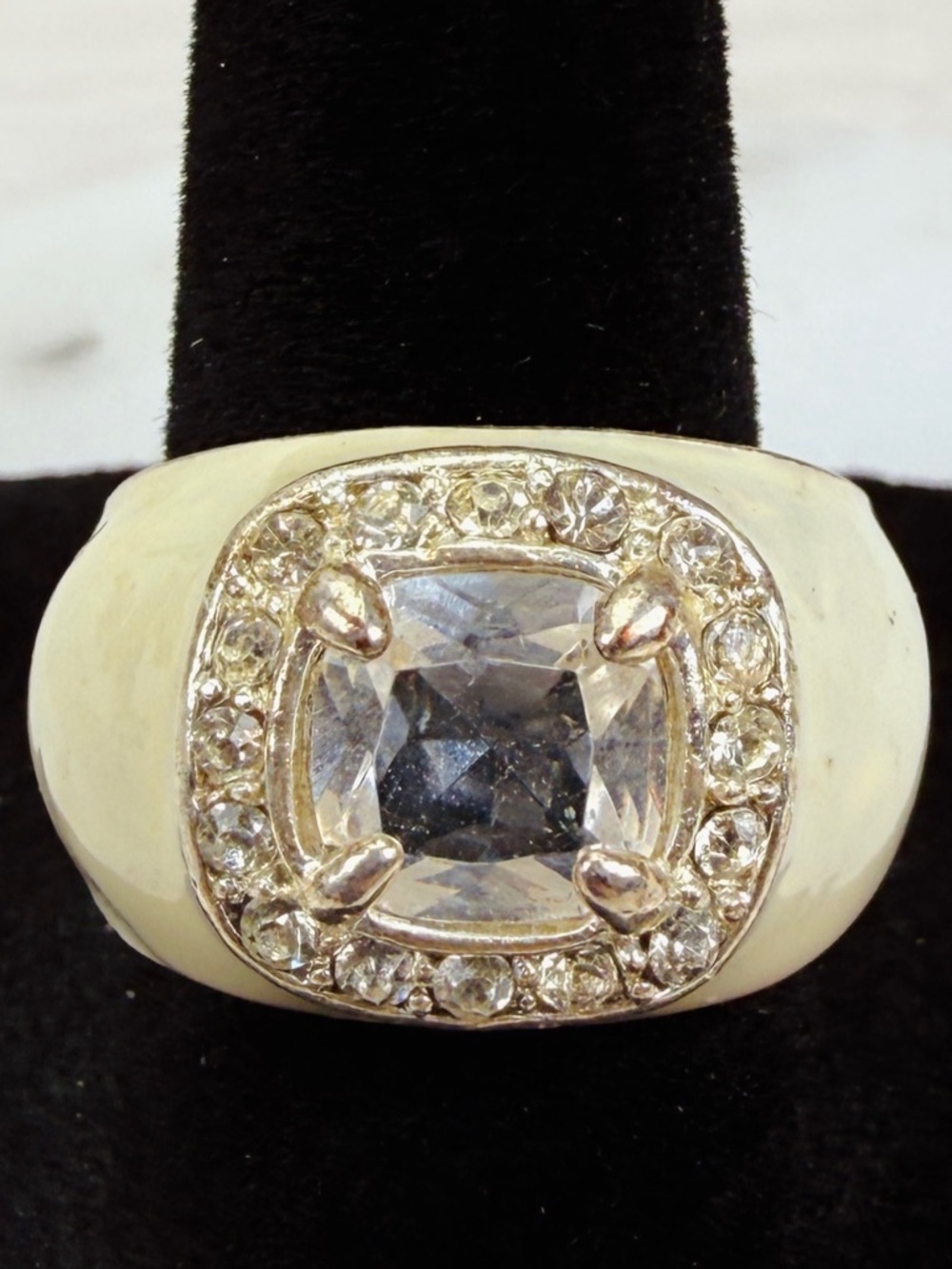 Vintage Silvertone and Cream Women's Wide Band Ring sz 8